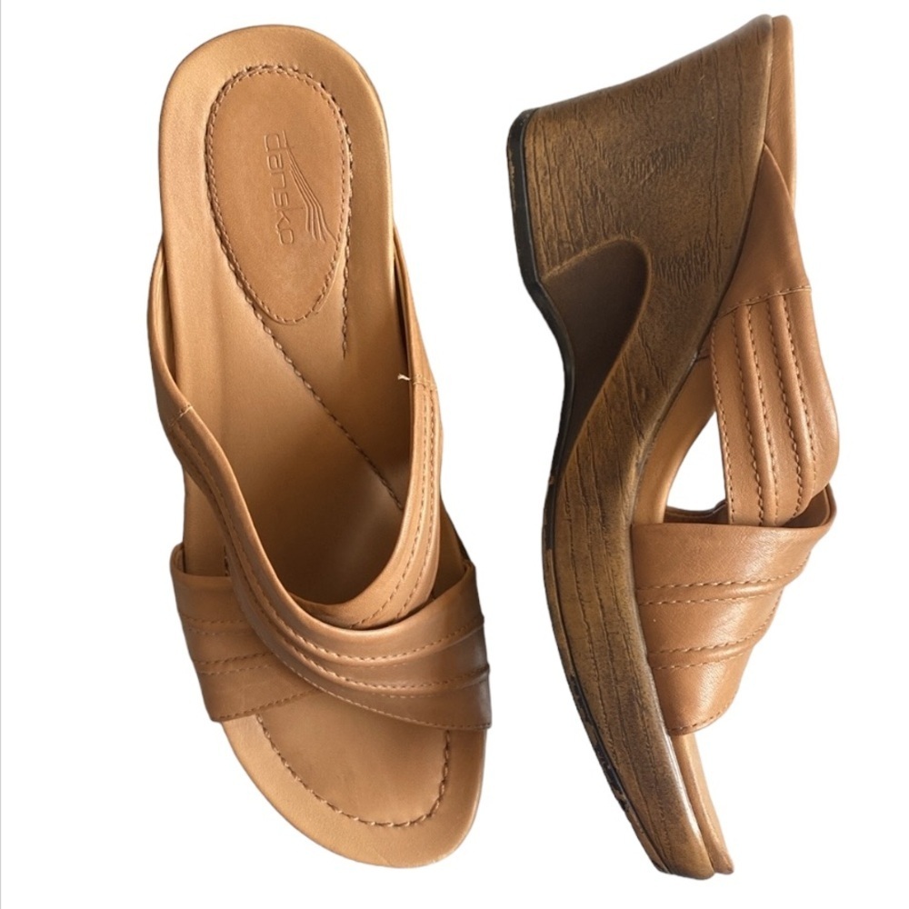 Dansko Women's Tan Wedge Sandals